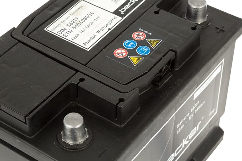 Starterbatterie "12 Volt, 62 Ah, 540 A" von f.becker Autobatterien für jedes Fahrzeugmodell zum kleinen Preis bei kfzteile24