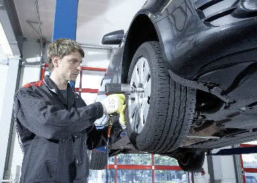Reifenwechseln günstiger mit einem reifen.com-Gutschein Mit einem Gutschein von reifen.com kräfitg sparen